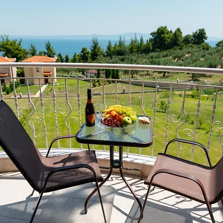 With A Panoramic Sea View And Forest 度假居 波利克罗诺