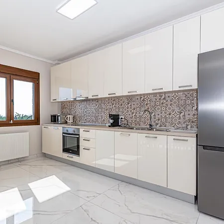 With A Panoramic Sea View And Forest Holiday home Polychrono